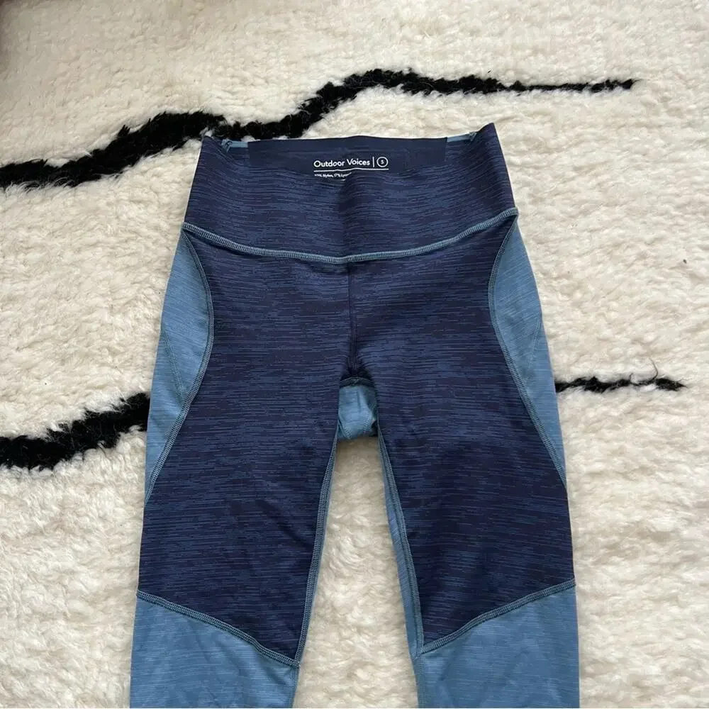 Outdoor Voices TechSweat Blue Colorblock High Rise Cropped Leggings